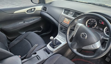 2013 Nisssan Pulsar STS turbo10.jpg